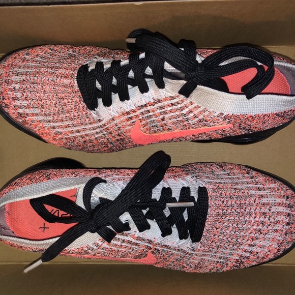 NIKE AIR VAPORMAX - Picture 2 of 4